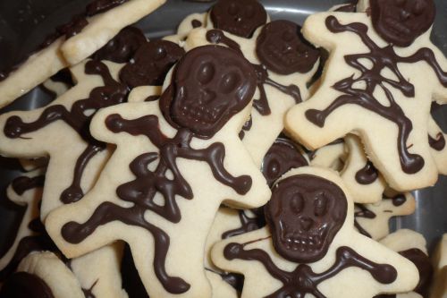 Biscuit d’Halloween en forme de squelette