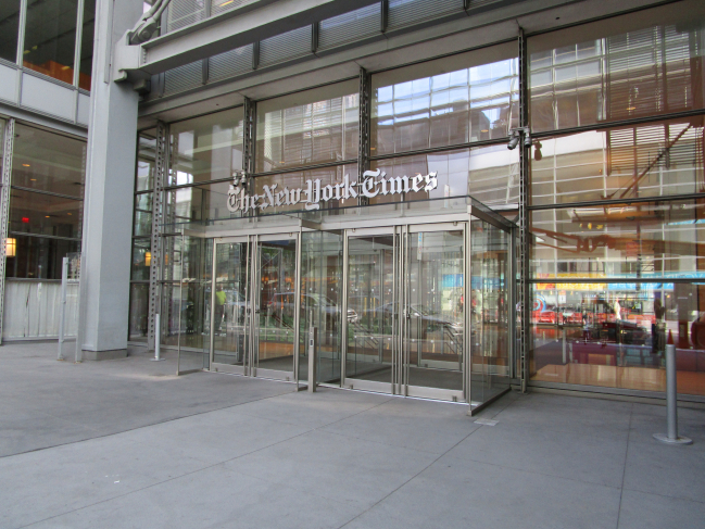 The New York Times,  est un quotidien new-yorkais distribué internationalement et l'un des plus prestigieux journaux américains.