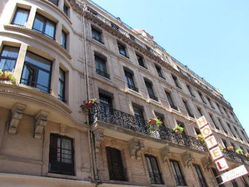 L'Hôtel de Castellane se situe dans la rue Croix-Baragnon, dans le centre historique de Toulouse. Il fut bâti en 1770. 
