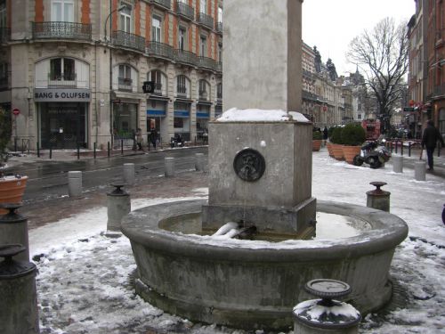   La fontaine de la place Rouaix