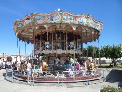 CAROUSELS