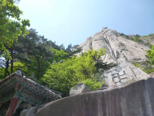 Ceci n'est pas une croix gammée, mais le signe des temples bouddhistes