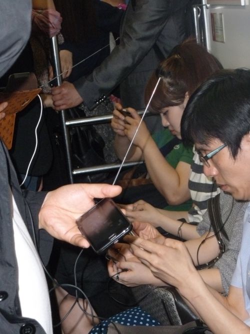 La Corée: le paradis des smartphones, dans le métro, tout le monde geek