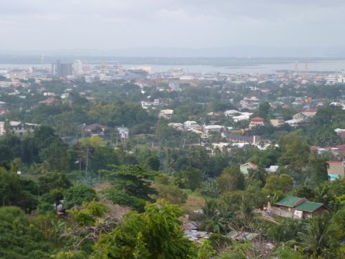 Vue sur Cebu avec la mer derriere