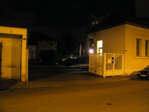 Entrée Foyer du Renouveau by night