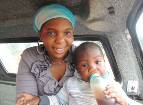 Malawi,jenune maman à bord de la camionnette