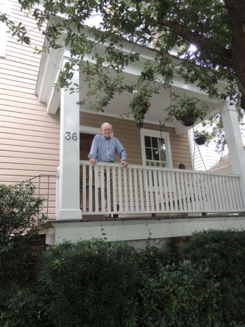 Notre tonton d'Amérique, balcon de son enfance..