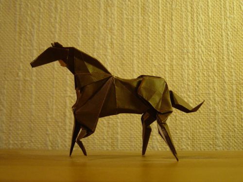 Un origami cheval