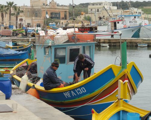 Des pêcheurs à Marsaxlokk
