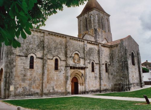 autre vue de l'église St Pierre