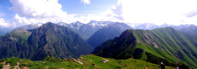 Vue panoramique du haut du mont Gargas 2207 m