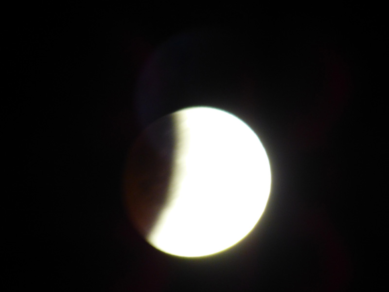 A l'occasion de l éclipse de lune j ai réalisé ces photos qui ne sont pas toute au top