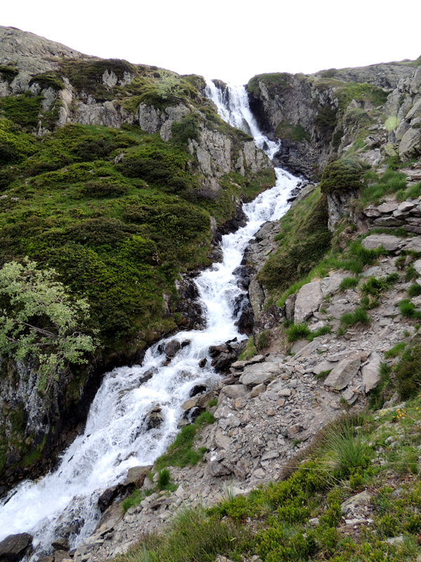 Une des cascades des lacs d'AYOUS