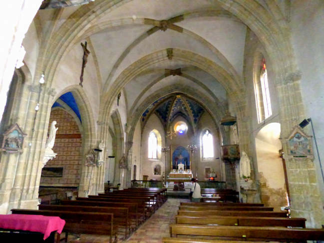 La nef de l'église de Morlane (64)