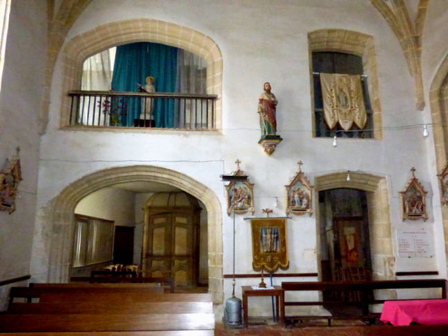 l'intérieur de l'église de Morlane