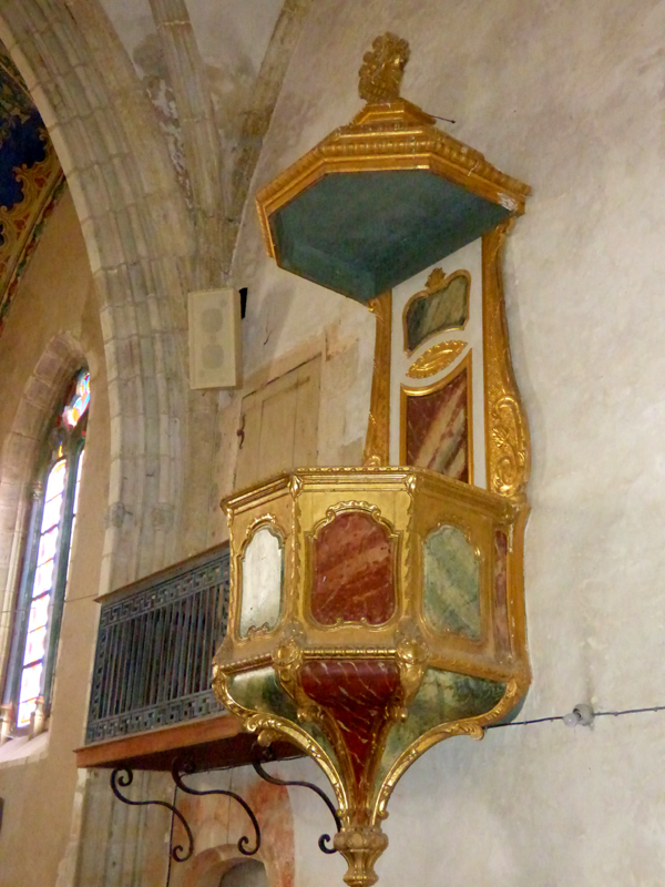 la chair à précher de l'église de Morlane (64)