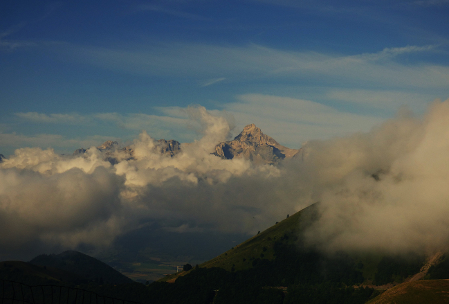 Mont de l'Obiou au lever de soleil