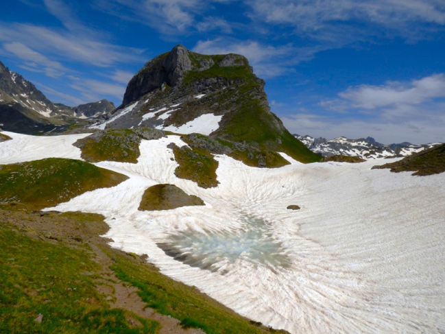 un lac de Bious-Artigues gelé