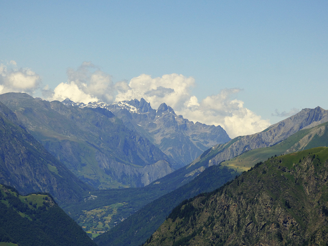 Neige sur les montagnes de l'Isère