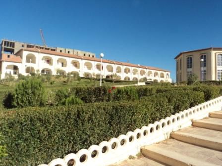 Salles de cours et bibliothèque