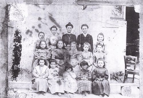 Ecole de fille Moissat haut 1903