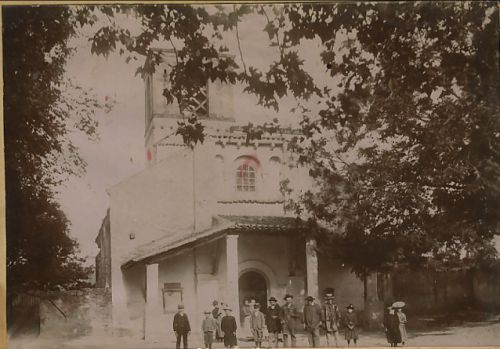 Sortie de messe église de Moissat bas (1900)