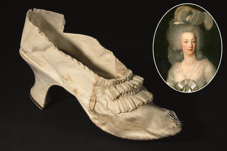Un-rare-soulier-de-la-reine-Marie-Antoinette-vendu-aux-encheres-dimanche