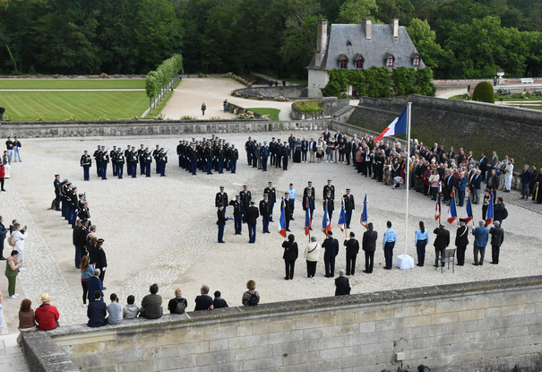 Cérémonie vue drone.png