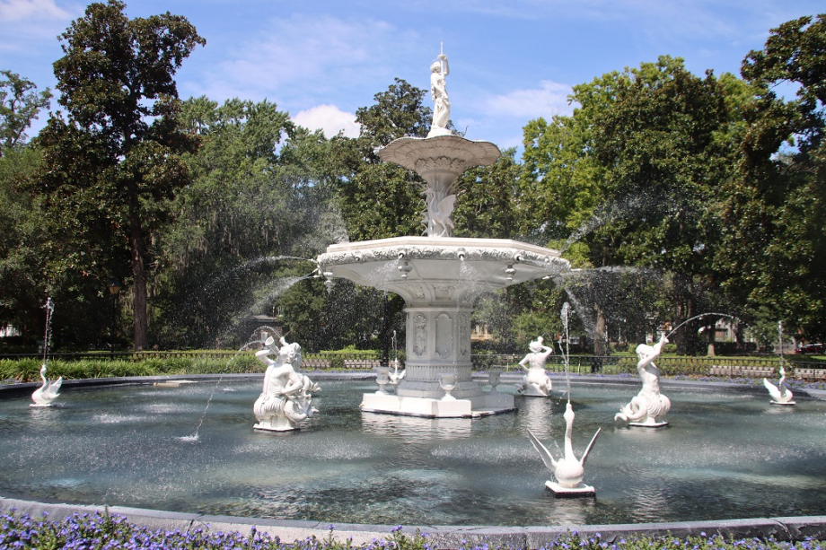 Georgie Savannah (25) Forsyth Fountain.JPG