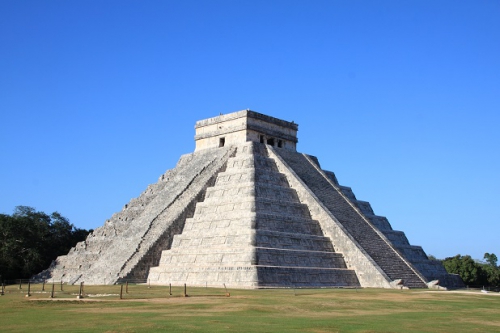 Chichen Itza (11) Pyramide El Castillo B.jpg