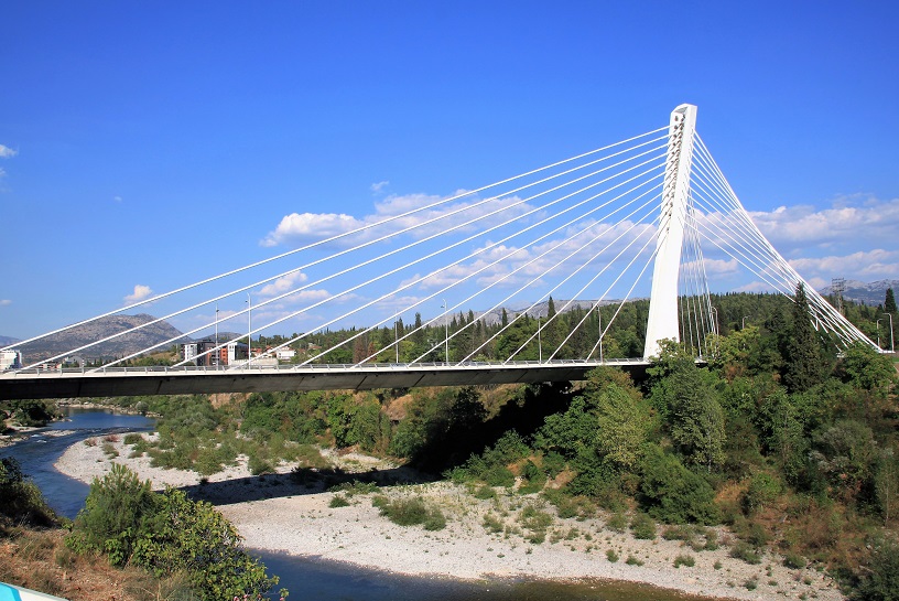 Podgorica (5) Pont du Millénaire.JPG