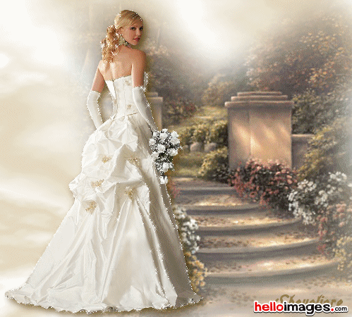 femme à la robe blanche scintillante devant un escalier.gif