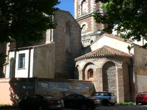 La cathédrale dans la cour intérieure