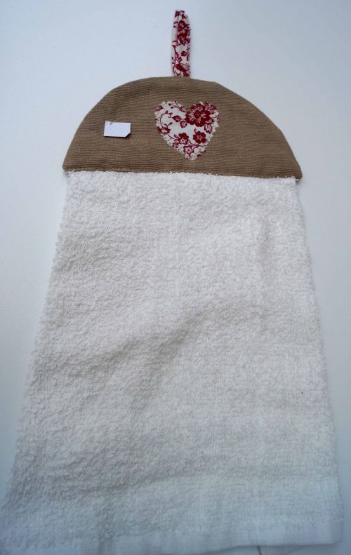 Petite serviette éponge pour le lave main. 3€