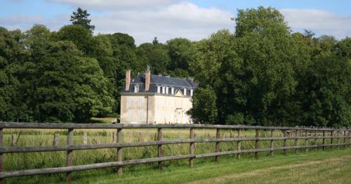 Le chateau de la Plisse à côté duquel nous logerons