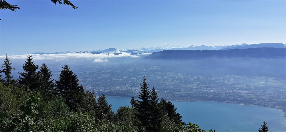 Avec le lac du Bourget et le Mont Blanc