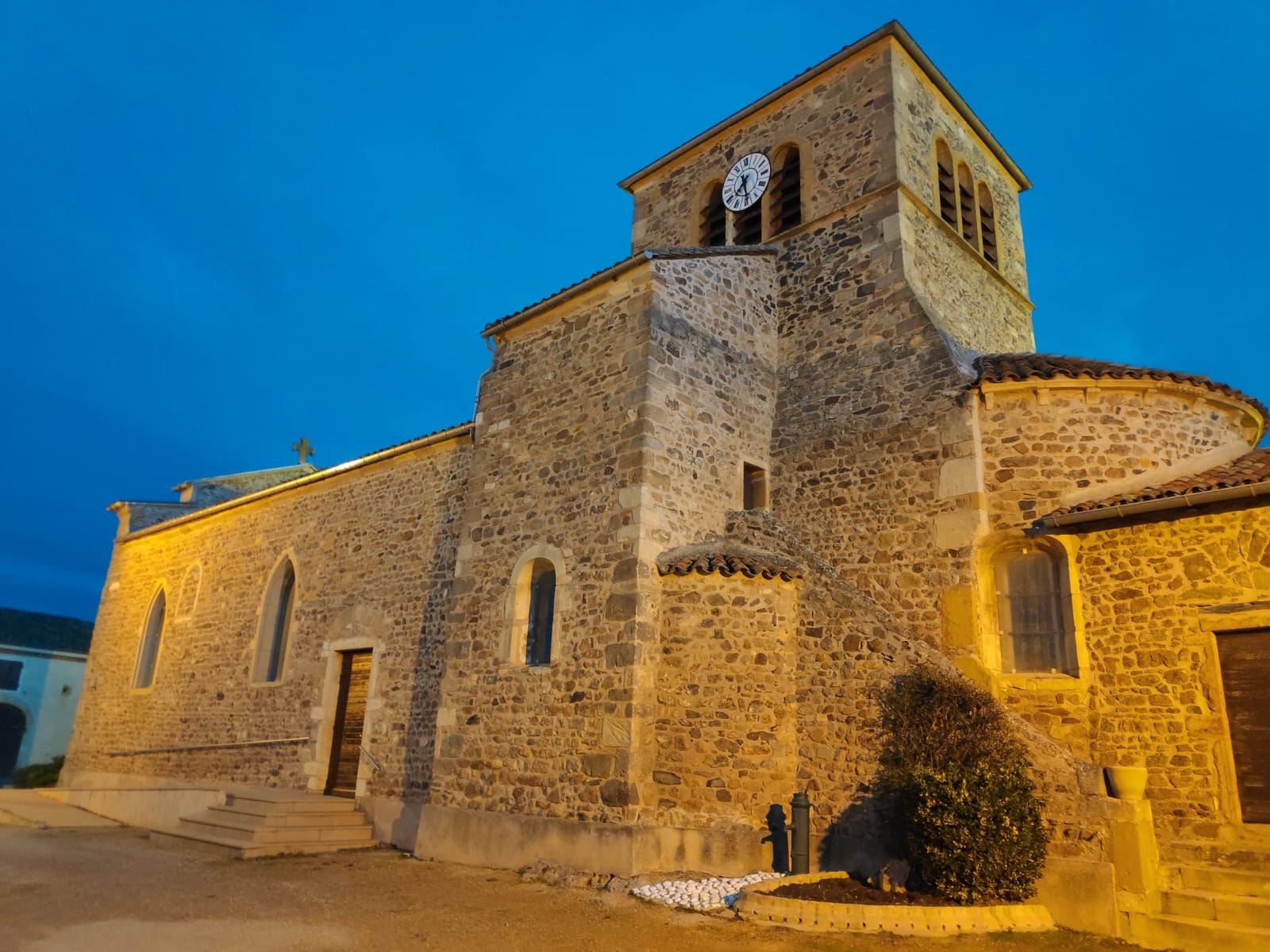 Eglise de St Etienne la varenne au levé du jour