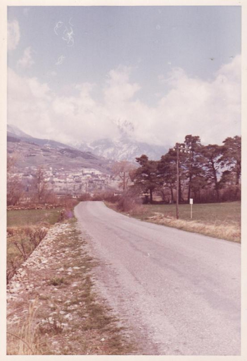 avril 1968. Route de Baratier..jpg
