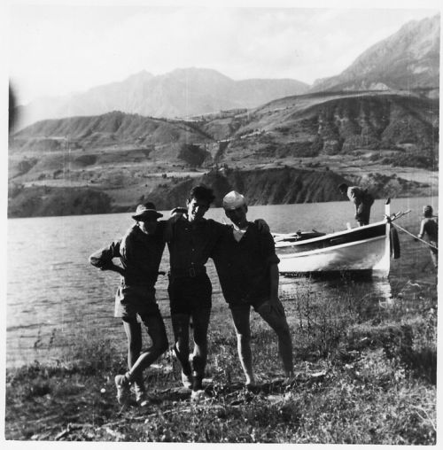 Au bord du lac de Serre-Ponçon.