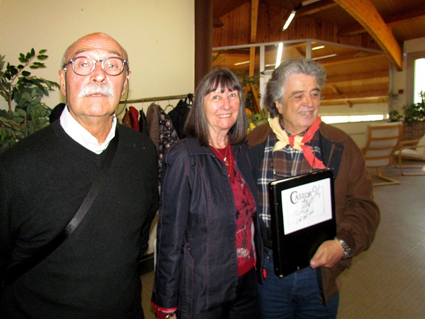 Les trois déjà vus ci-dessus, avec Tonkin tenant son document sur la rencontre organisée chez lui, en 1994.