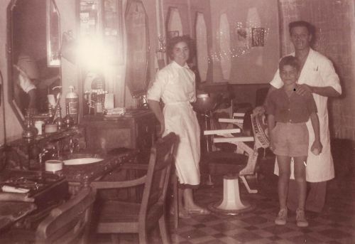 Salon de coiffure Charles durant les années 1950