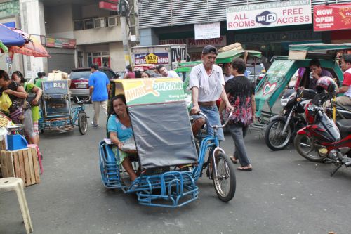 une moto taxi locale