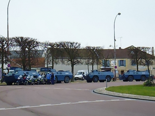 gendarmes03 2 1.jpg