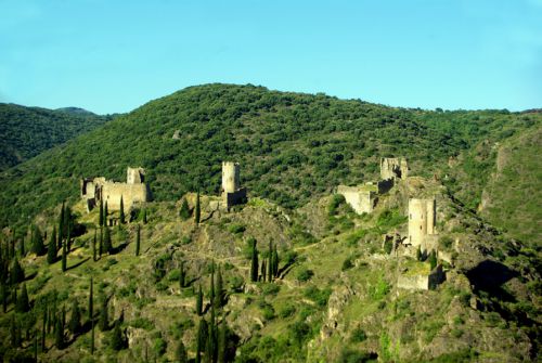 Les qautre châteaux de Lastours (Aude)