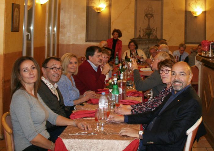 Diner mensuel au Il Giardino Segreto à Surenes - Catherine et Nicola accueillent ce diner des nouveaux et des anciens...