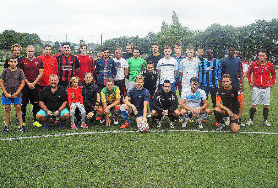 les-joueurs-du-stade-hennebontais-ont-rechausse-les_3554667.jpg