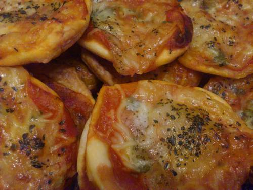 mini pizza tomates mozzarella.JPG
