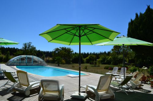 Piscine (accès Petit gîte 3 personnes et Grand gîte 6 personnes)