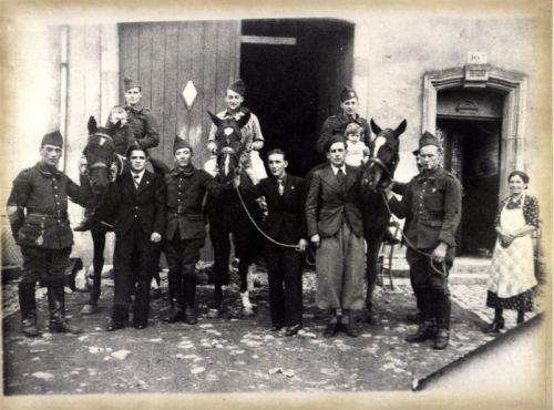Les dragons du 49ème régiment avaient pris quartier au village en 1939