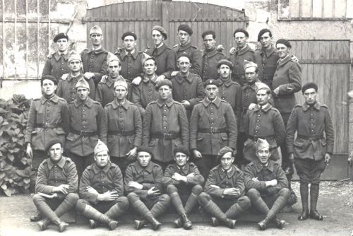Le corps des gardes frontaliers de Dalem à Mayenne avant leur dissolution fin 1939